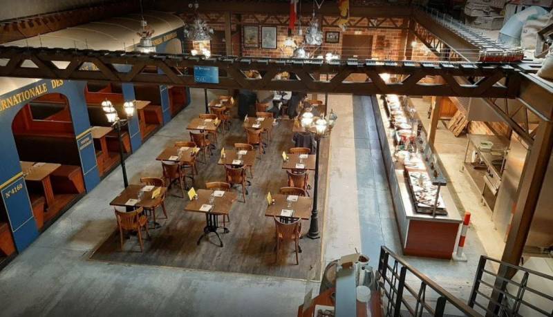 un espace aéré, une déco dédiée au monde ferroviaire    